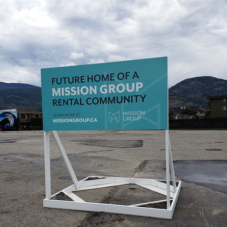 Crezon Signs with Vinyl Graphics 4' x 8'