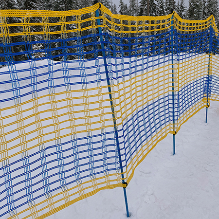 BARRIER FENCE - Yellow Blue on snow fiberglass pole.. Click to expand image