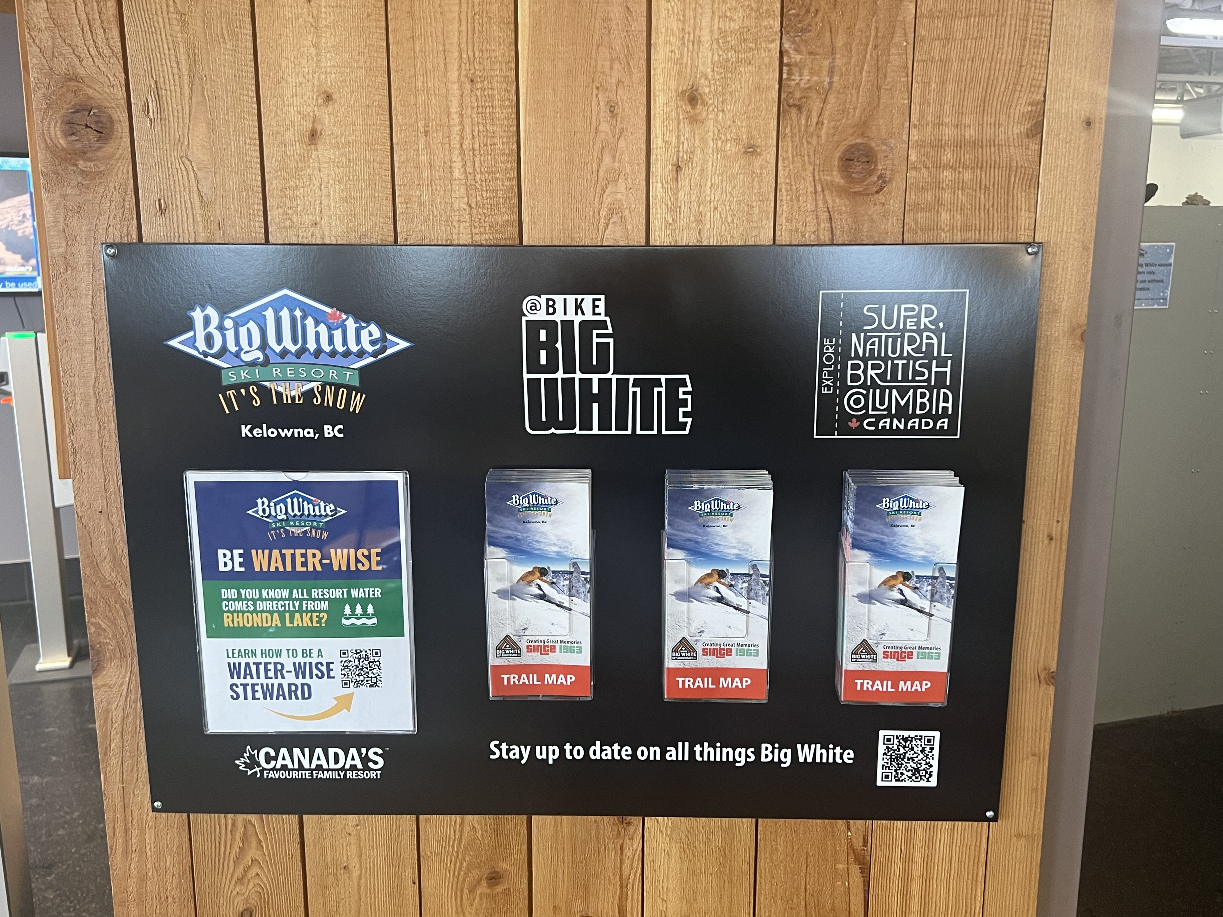 Information board with customizable document holders, rack cards, and trail maps, and can add logos, branding, and QR Codes. Click to expand image