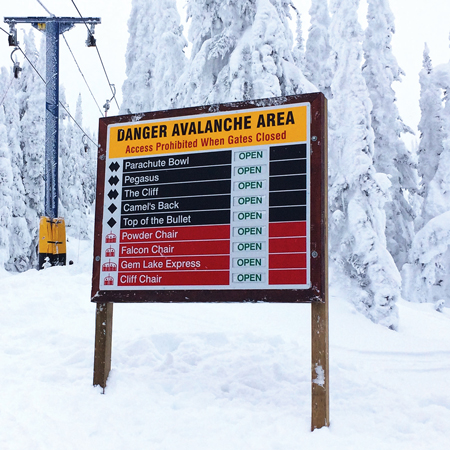 Grooming boards are a popular way to inform your guests and staff of a variety of hill conditions including lift status and which runs are open, closed, and groomed. Available for groomed runs, backcountry, avalanche, and lift status boards.. Click to expand image