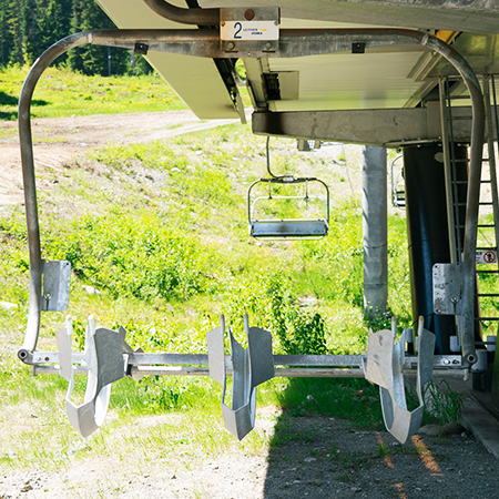 Inter-Mtn. is proud to be a distributor of Murray-Latta’s innovative bike carriers. Engineered to fit chairlifts or gondolas. Great bike
capacity and easy for first time guests to use. This design is currently in use at Whistler Blackcomb and many other reputable lift access bike parks in North America.. Click to expand image