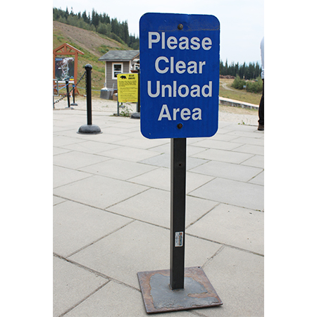 L314 Please Clear Unload Area 18" x 24" Blue Reflective Aluminum lift sign for ski areas - produced by Inter-Mtn.. Click to expand image