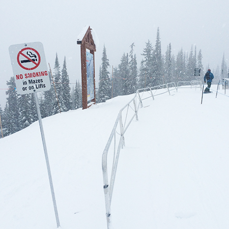 L207 No Smoking in Mazes or on Lifts 18" x 24" Blue Reflective Aluminum lift sign for ski areas - produced by Inter-Mtn.. Click to expand image