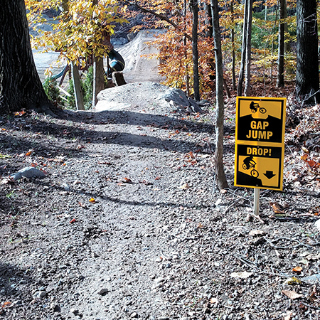 B413 B416, 18 x 18, 12 x 12, Mountain bike risk and liability, safety, summer, trail, downhill, available on white or yellow coroplast and 12 gauge sign grade aluminum sheeted with top quality, high performance print* or vinyl graphics.. Click to expand image