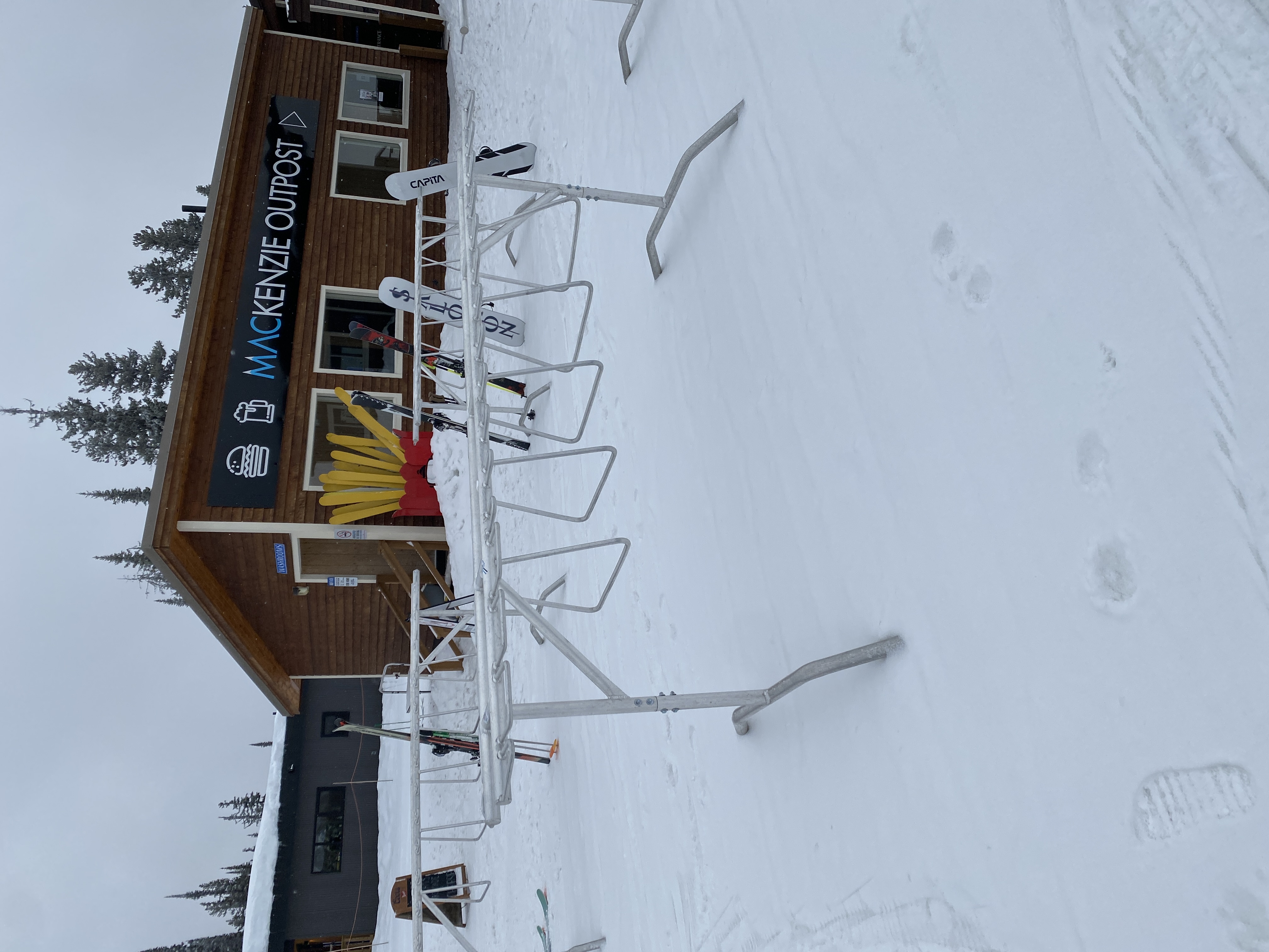 Add multiseasonal use to Inter-Mtn.'s standard ski rack with a simple addition to include bikes
Inter-Mtn.’s 10’ standard aluminum ski rack with removable legs was designed to hold a combination of up to 30 pairs of skis/snowboards and 4 adult-sized bikes. Click to expand image