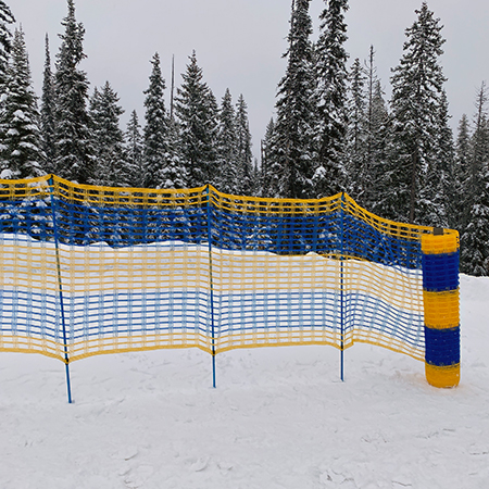 BARRIER FENCE - Yellow Blue on snow fiberglass pole.. Click to expand image
